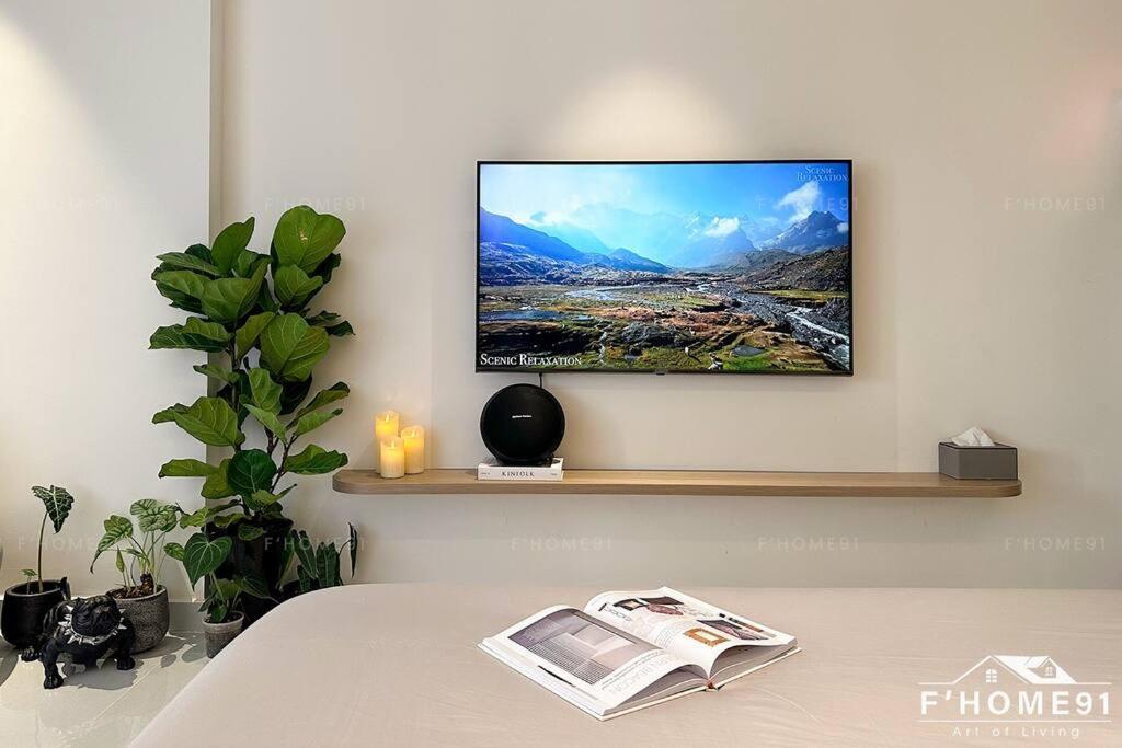 Modern, Cozy Near Bui Vien Walking St-soho Apartment